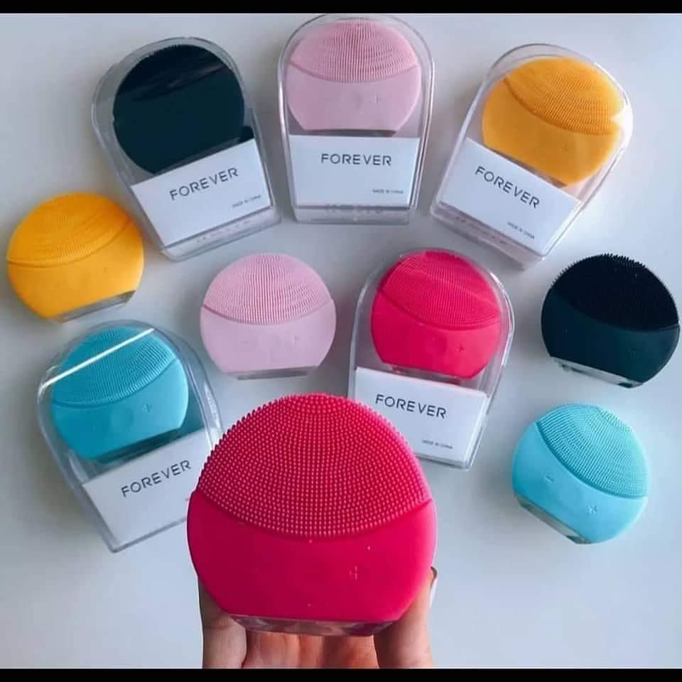 Electric Silicone Facial Cleansing Brush